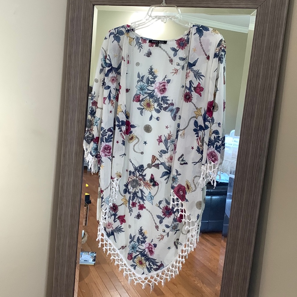 Sheer, boho, flower and butterfly print, cream tunic. Size M. Brand Sweet Rain